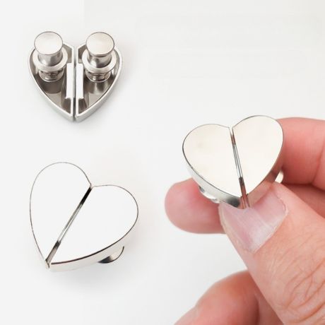 Heart-Shaped Magnetic Curtain Buckle