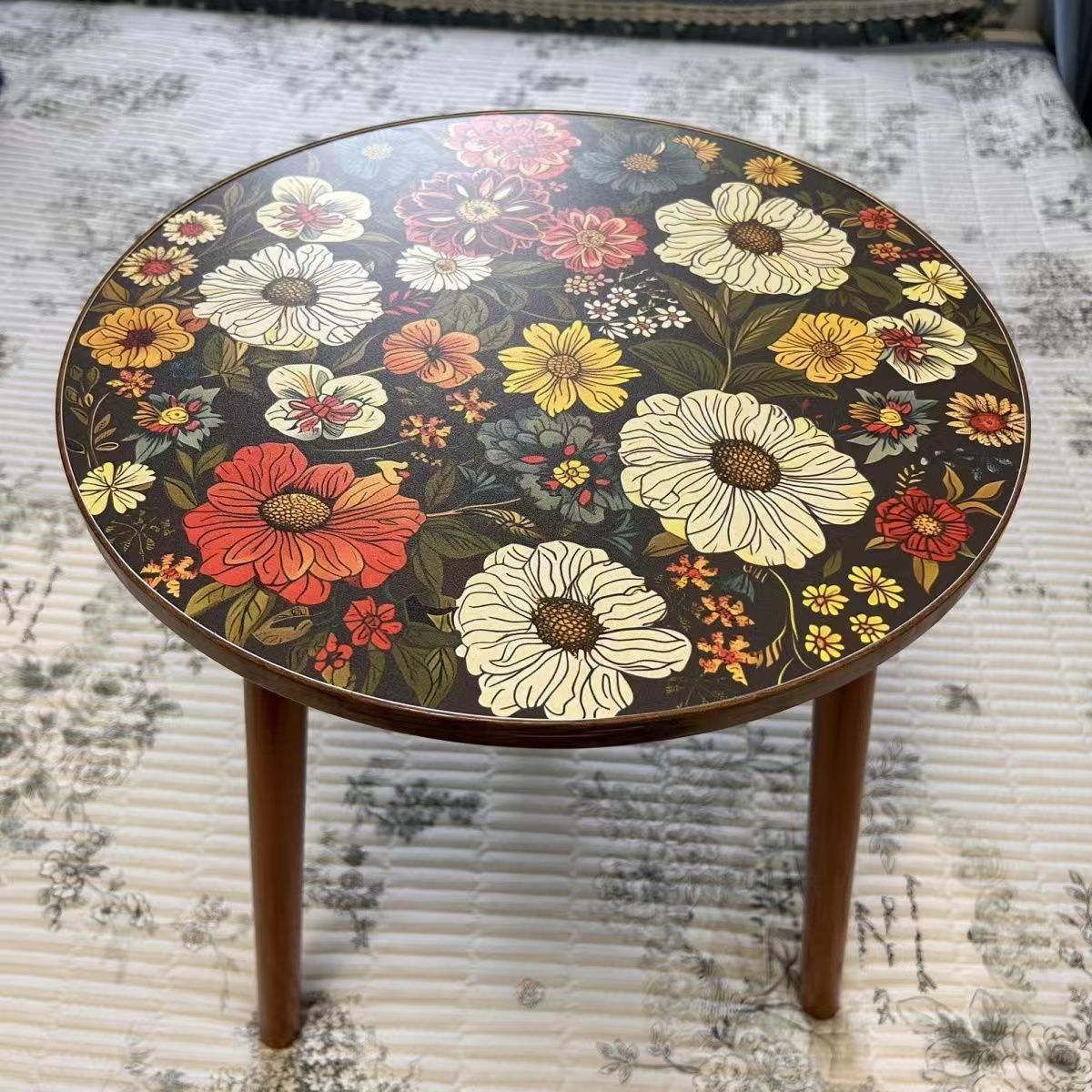 Floral print table