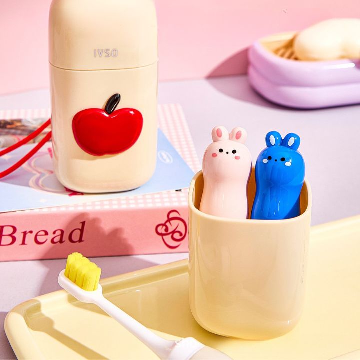 Fun and Compact Travel Brushing Combo